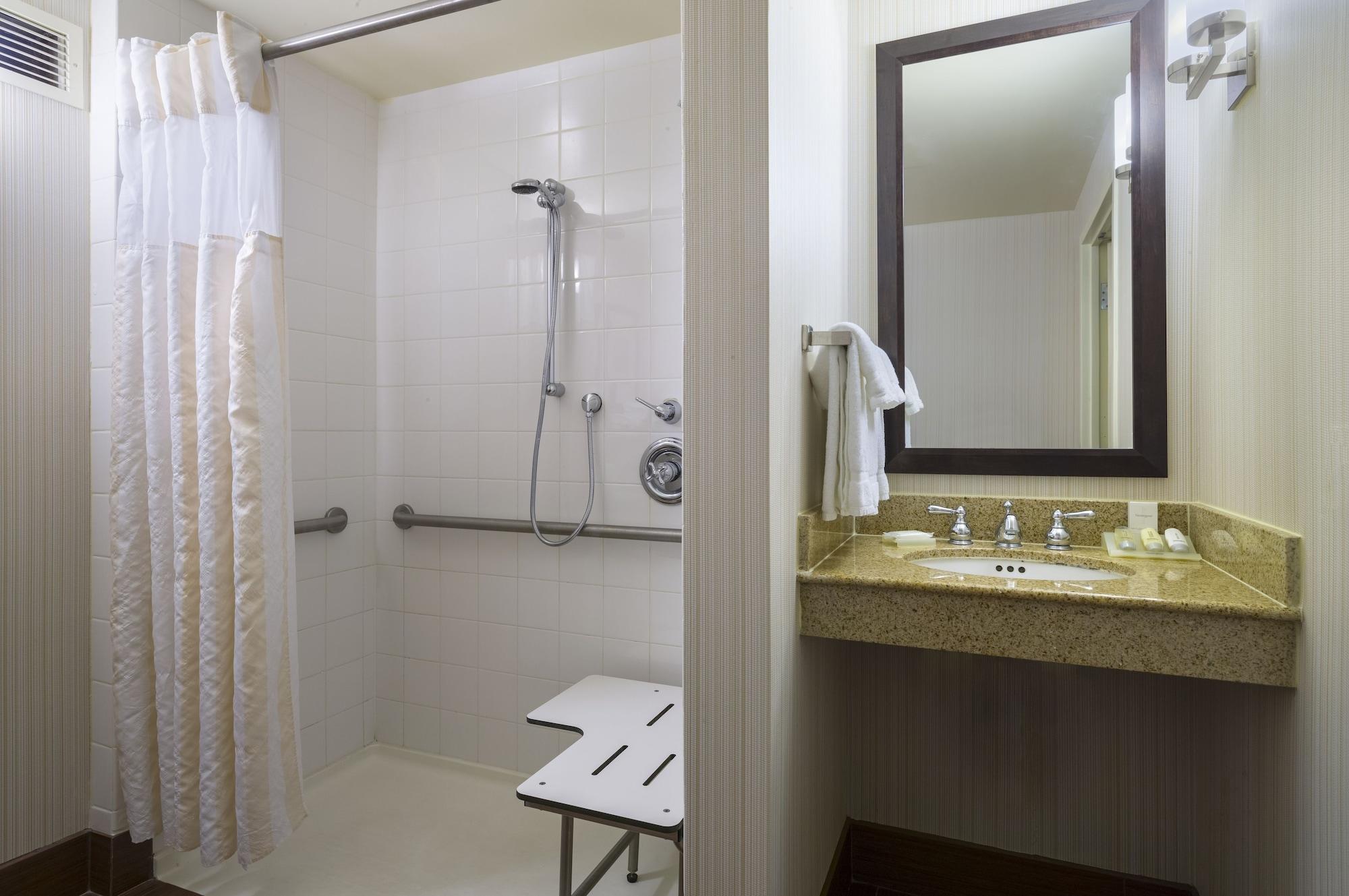 Hilton Garden Inn Edison/Raritan Center מראה חיצוני תמונה