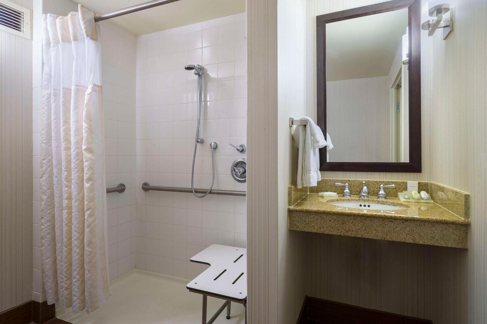 Hilton Garden Inn Edison/Raritan Center מראה חיצוני תמונה