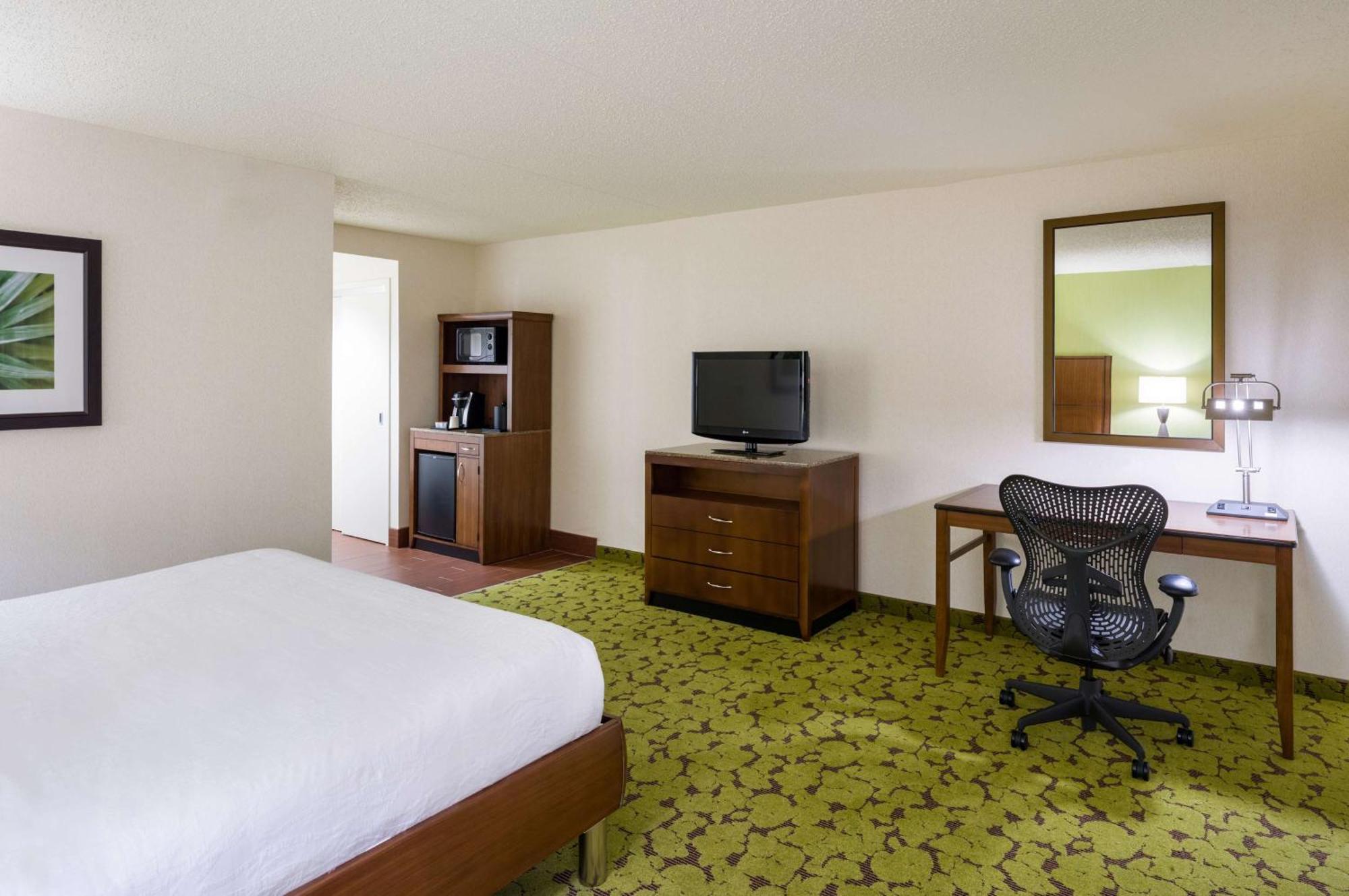 Hilton Garden Inn Edison/Raritan Center מראה חיצוני תמונה
