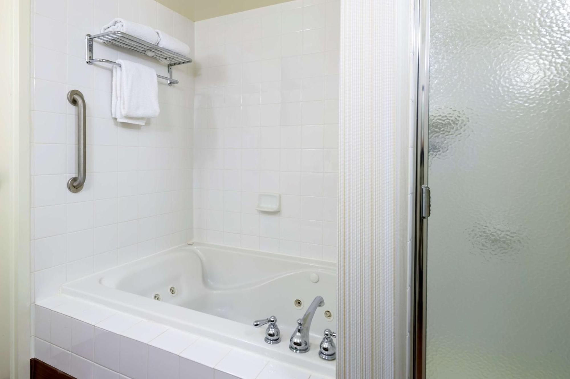 Hilton Garden Inn Edison/Raritan Center מראה חיצוני תמונה
