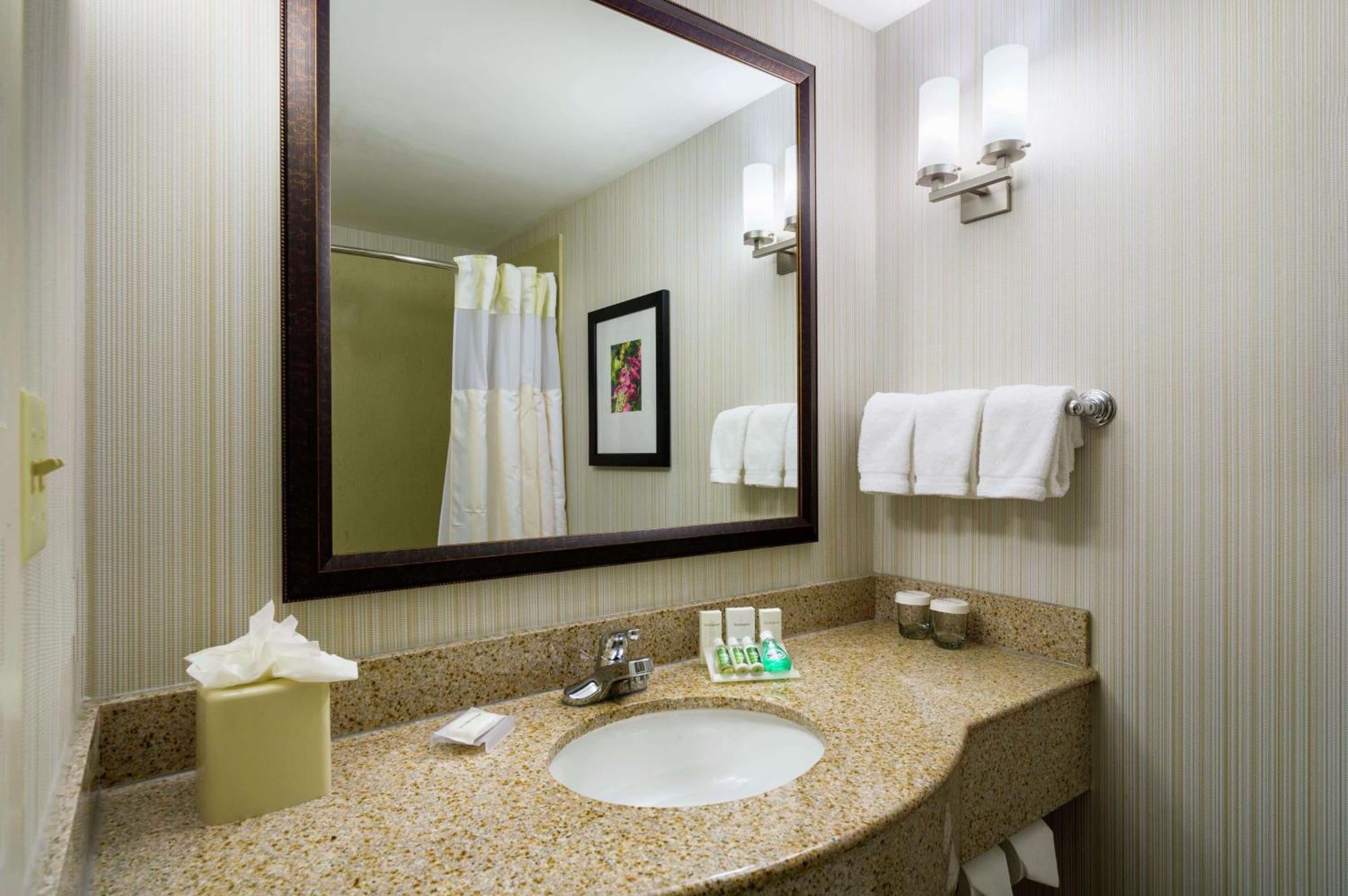 Hilton Garden Inn Edison/Raritan Center מראה חיצוני תמונה
